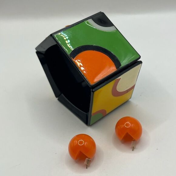 Colorful Geometric Lucite Bracelet and Orange Bead pierced earrings. - Picture 2 of 11